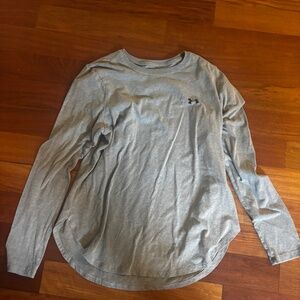 Women long sleeve under armour shirt gray